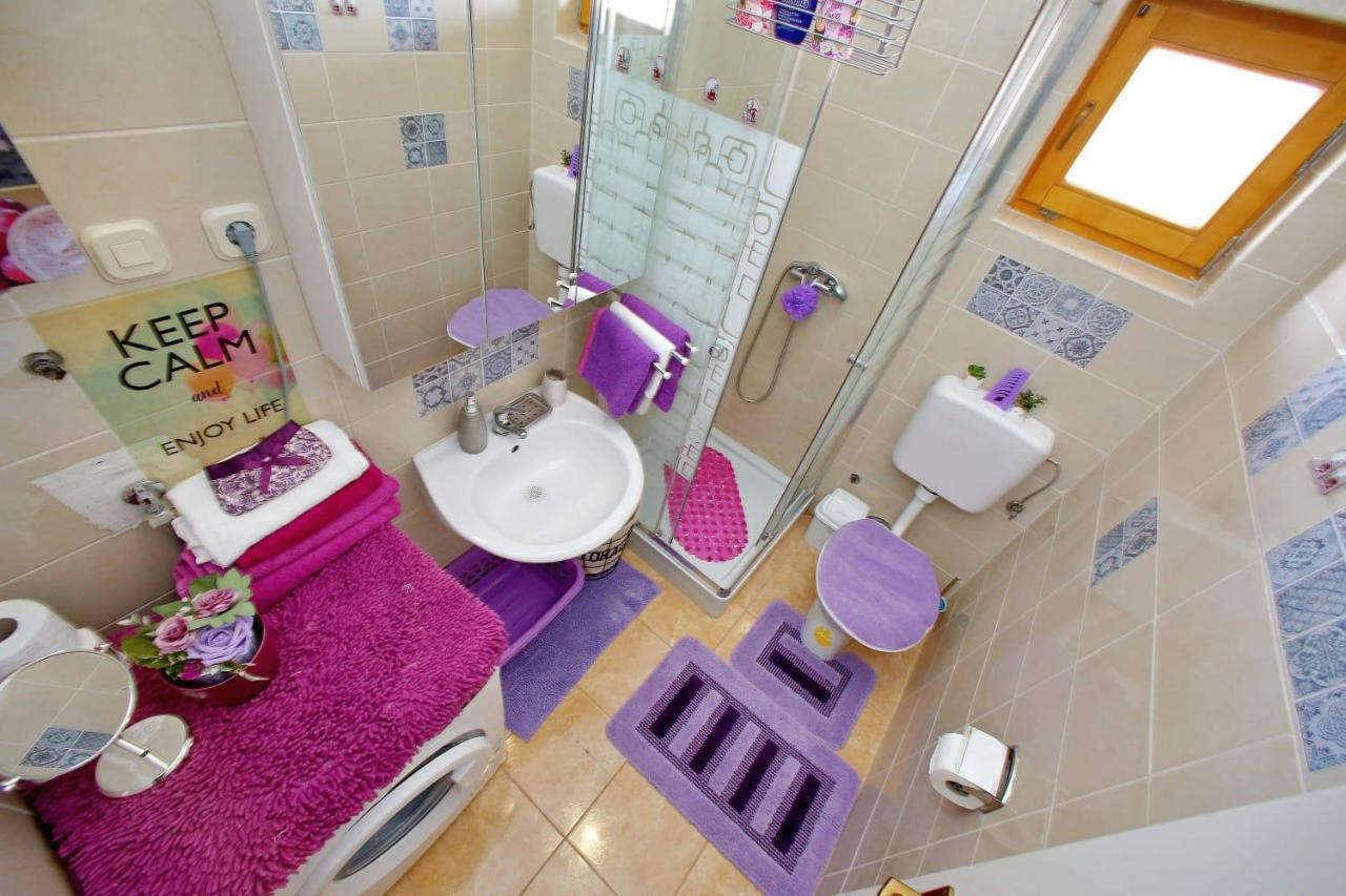 Apartment House *