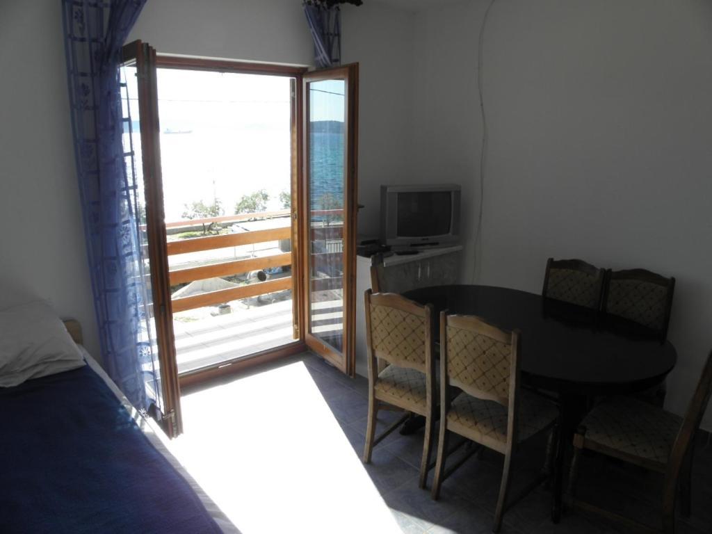 House Apartment *